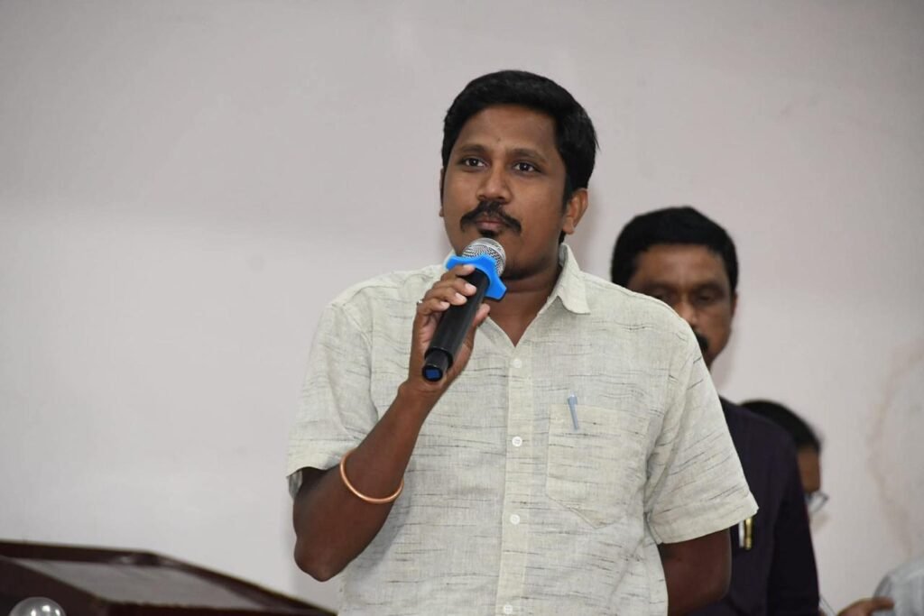 బానిసత్వం వీడి.. జనసేనలో చేరా..!      పడాల రవీందర్ మాధవ్