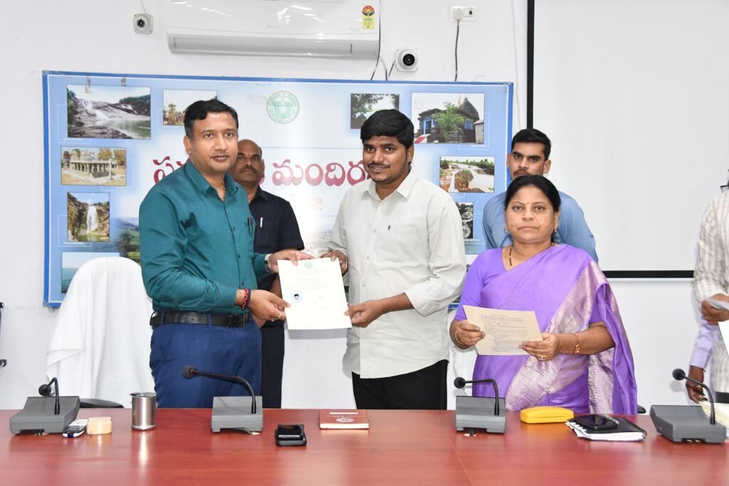 సర్వేయర్ లైసెన్స్ అందుకున్న సచిన్..