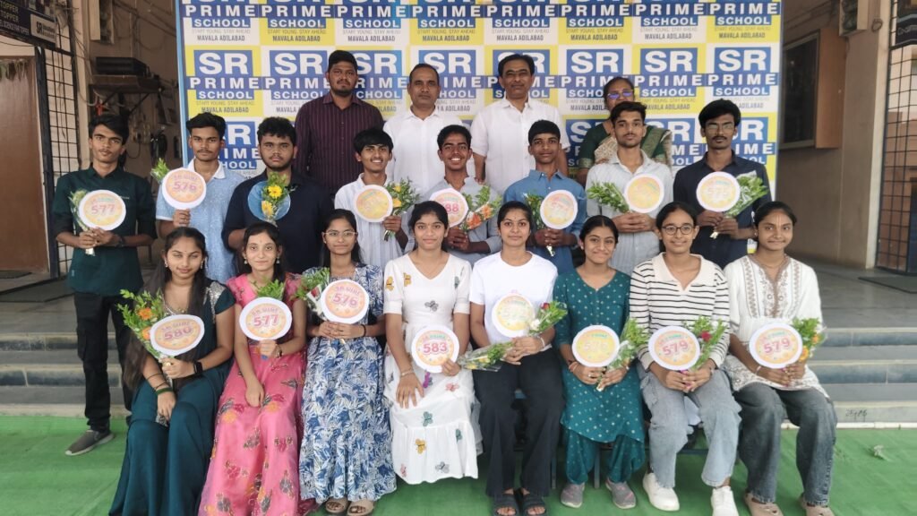 పదిలో ఎస్‌ఆర్‌ విద్యార్థులు టాప్..