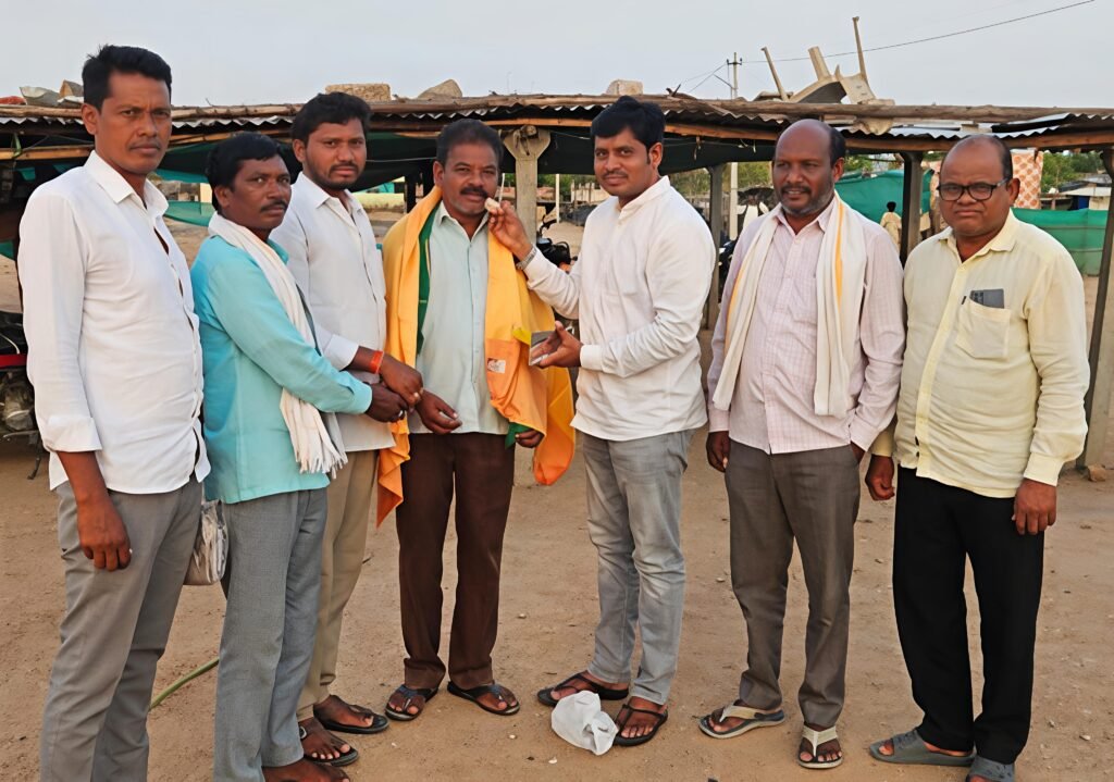 తుడుందెబ్బ రాష్ట్ర అధ్యక్షుడికి సన్మానం..